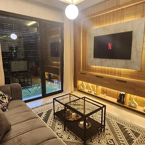 Firstwood Chic Hivernage Apartment